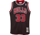 Youth Chicago Bulls Scottie Pippen Mitchell & Ness Black 1995-96 Hardwood Classics Swingman Jersey